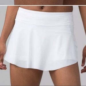 Lululemon Quick Pace Skirt w Shorts  WHITE  sz 2